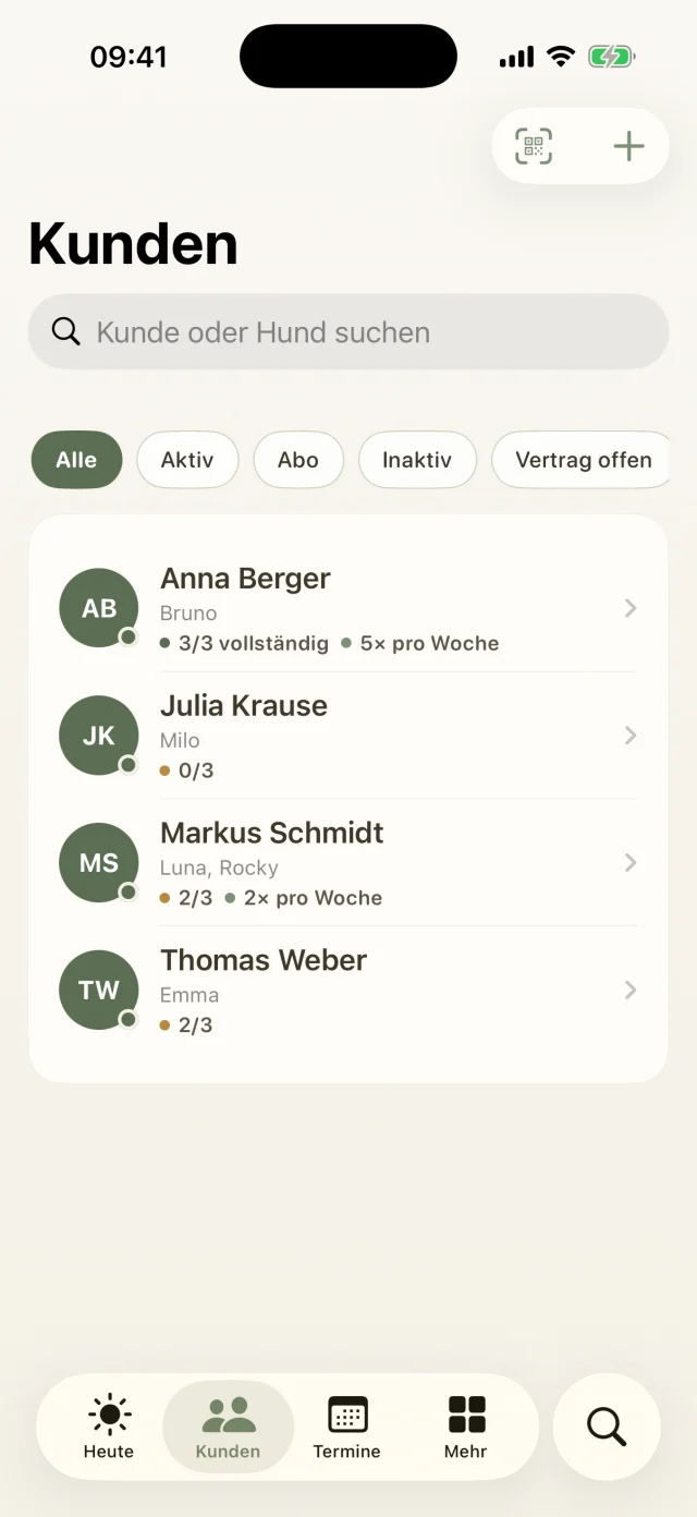 Kundenliste mit Suche, Filtern und Dokumentenstand pro Kunde.