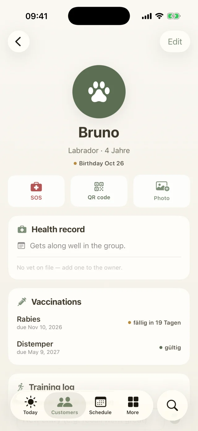 Bruno's dog profile with health record and vaccinations.